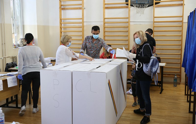 Date oficiale de la Autoritatea Electorală: numărul tinerilor între 18 și 34 de ani care au votat în București a crescut de 3 ori în intervalul orar 12-17!