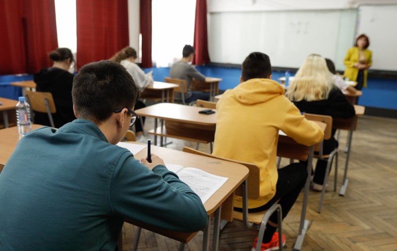 „Generațiile pandemiei” se apropie de examenele finale: prognoză sumbră după simulări. „Au trecut prin semnificative secvențe de învățământ întrerupt”