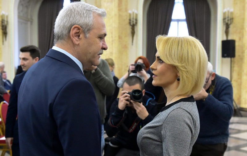 Gabriela Firea spune că Dragnea e de vină pentru situaţia din Capitală: "Dacă nu mă lăsau singură în faţa fostului preşedinte PSD, să ne calce în picioare, probabil că situaţia se îmbunătăţea"