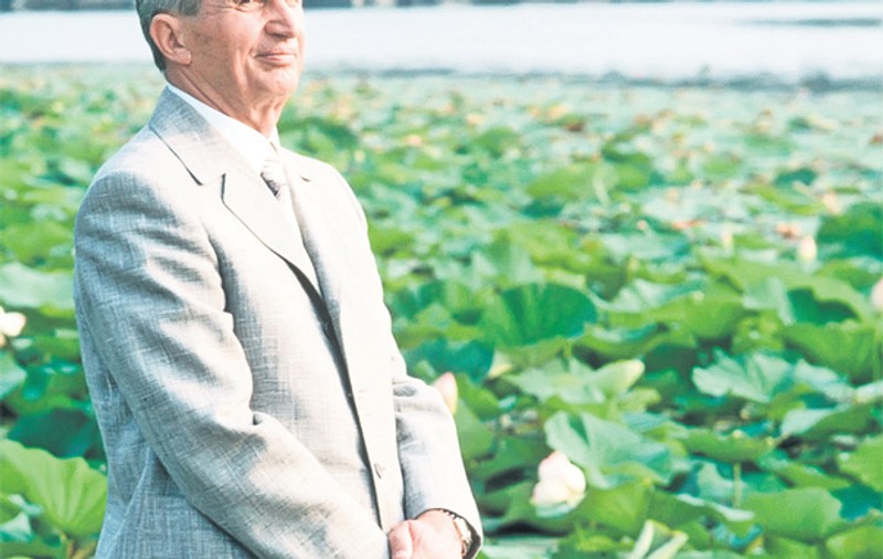 Unul dintre jurnaliştii americani care i-au luat ultimul interviu dictatorului român: "Ceauşescu avea testicule imense" | EXCLUSIV