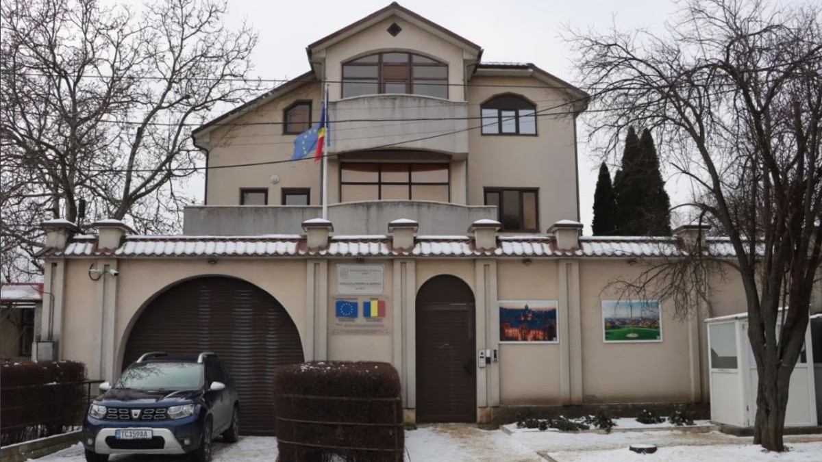 O clădire cu două etaje, de la Bălți, Republica Moldova, pe care MAE român a cumpărat-o în 2010 pentru a o face consulat