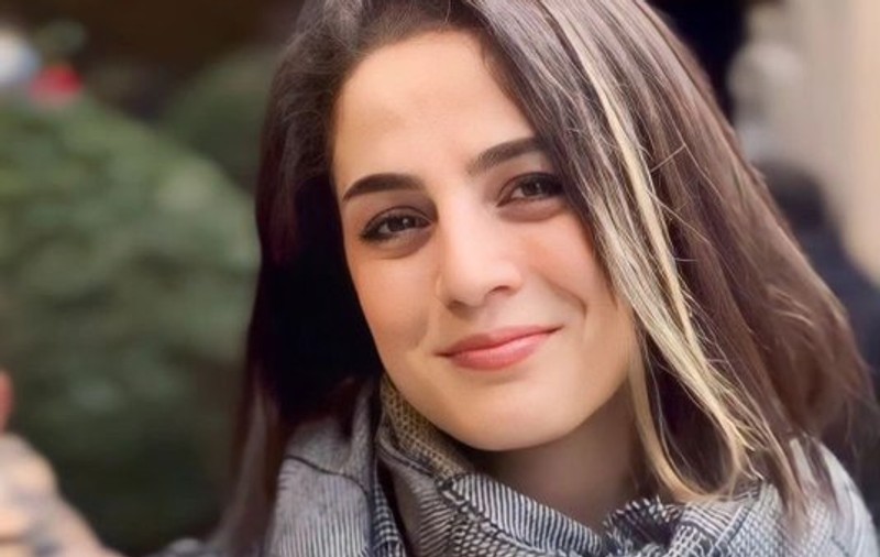 O iraniancă a primit 74 de lovituri de bici și o amendă după ce s-a postat pe rețelele de socializare fără vălul islamic