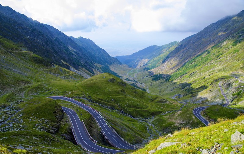 A fost redeschisă circulația rutieră pe Transalpina. În zonă se circulă cu restricții