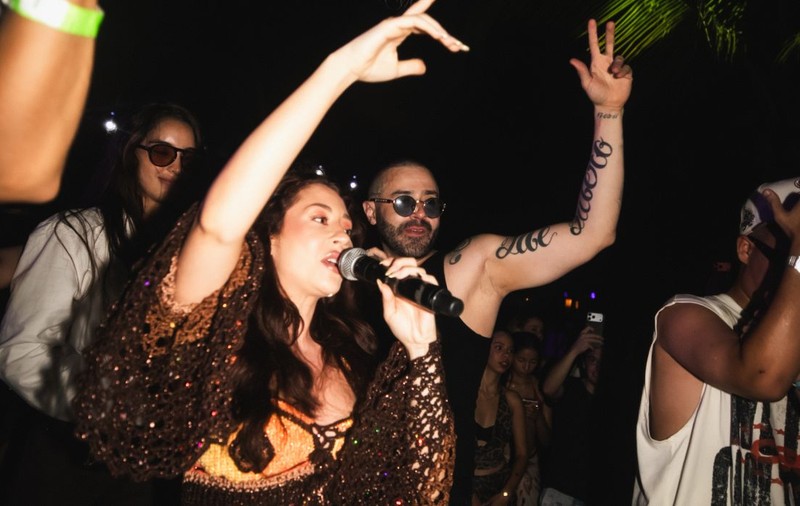 Imagini cu Nicole Cherry la petrecerea lui J. Balvin din Cartagena de final de turneu: „Seară incredibilă, plină de energie”