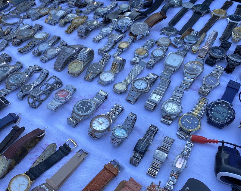 REPORTAJ. Lupta pentru ziua de mâine, într-un talcioc din Capitală: „Mi-am păstrat un costum pentru înmormântare”