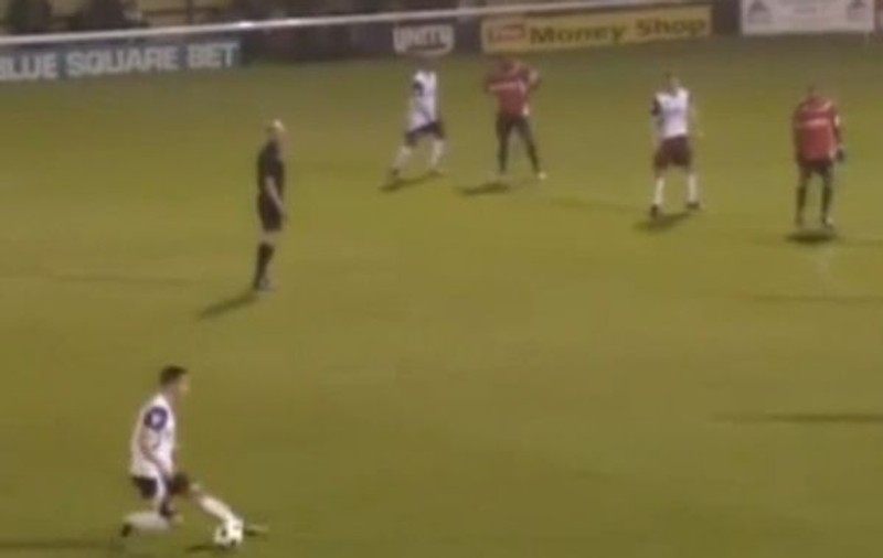 Cel mai GHINIONIST fotbalist? E INCREDIBIL ce i s-a întâmplat la o LOVITURĂ LIBERĂ | VIDEO