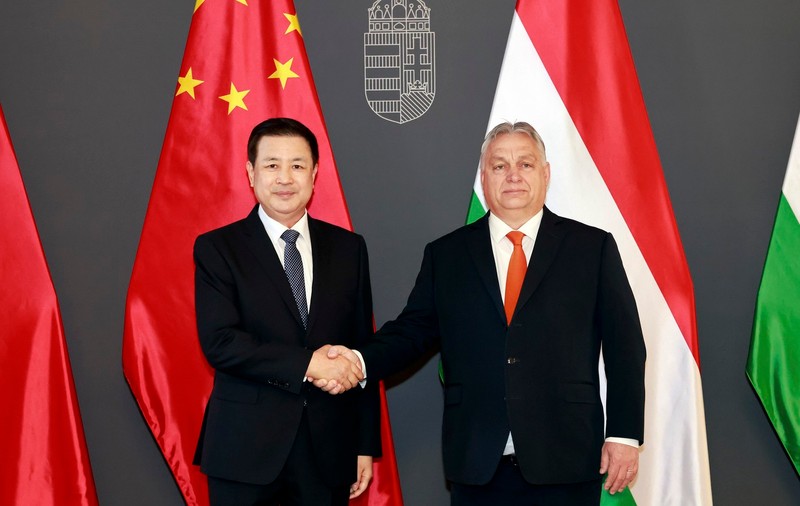 Ungaria și China sporesc cooperarea, în ciuda avertismentelor UE. Beijingul s-a oferit să ofere sprijin în probleme de securitate