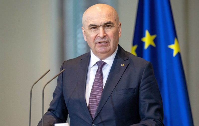 Guvernul Bolojan a adoptat tăierile masive în aparatul de stat și pachetul de relansare economică / Creşterea plafonului de TVA la încasare