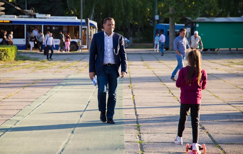 Tensiunile de la Chișinău persistă. Noul ministru de Interne, acuzat că ar fi percheziționat mașina unui procuror-șef