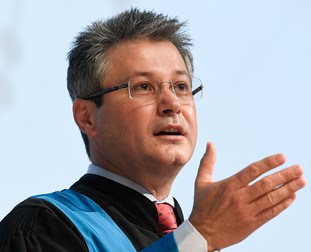 Mihnea Costoiu spune că în viitoarea televiziune vor lucra în jur de 100 de jurnaliști Foto: Agerpres