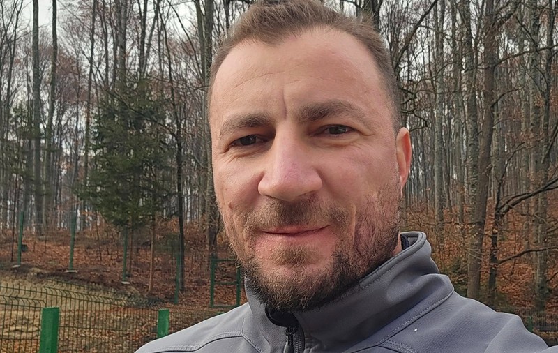 Marian Godină, surprins în aeroport, la plecarea din România. Fanii au reacționat despre emisiunea în care va participa: „Ispită la Insula Iubirii”