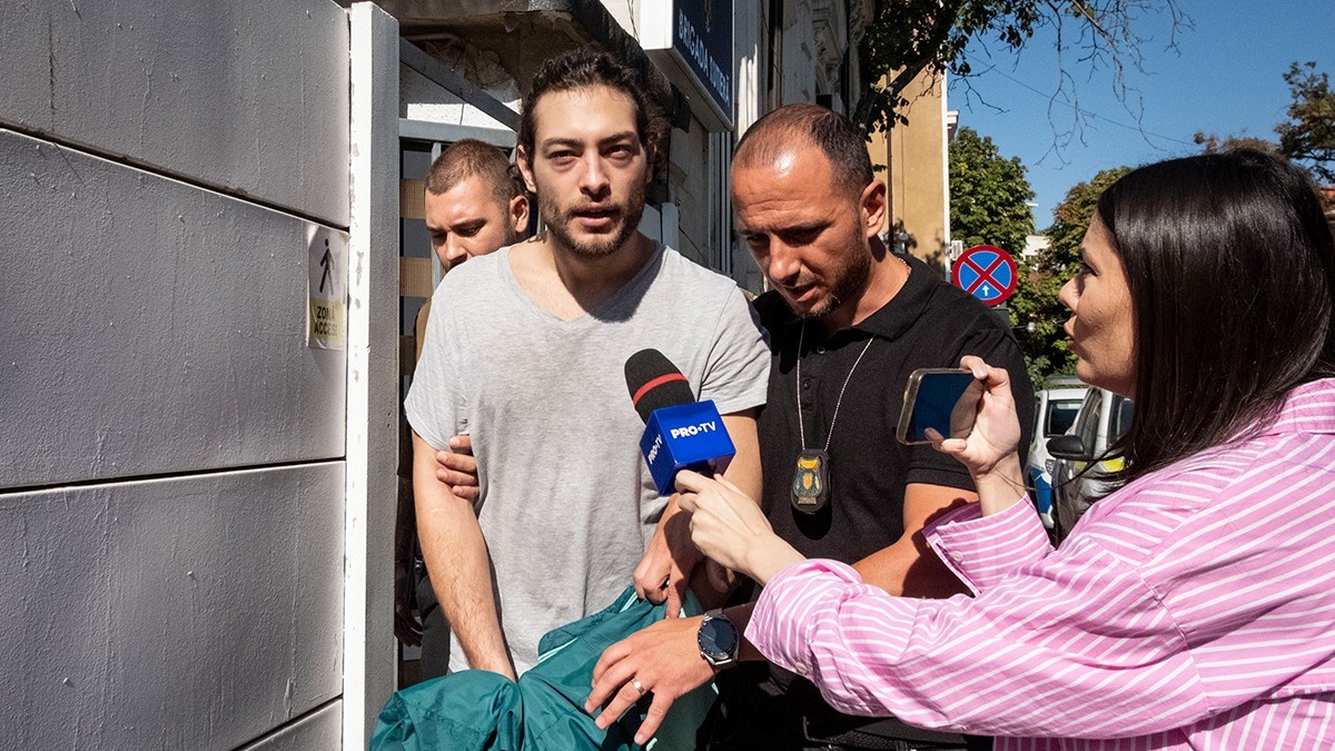 Toto Dumitrescu  este dus la poliție