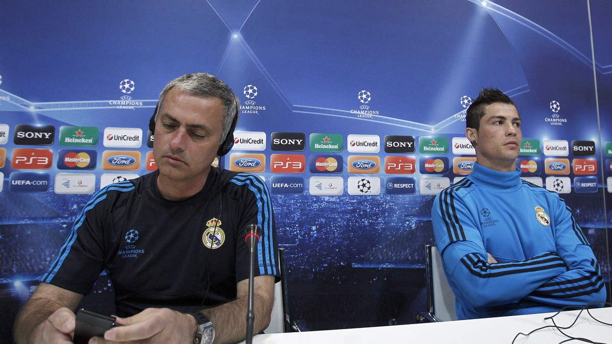 Jose Mourinho, stânga, și Cristiano Ronaldo, dreapta, au lucrat împreună la Real Madrid