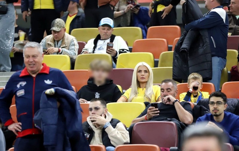 Printre spectatorii din zona VIP s-a numărat și Laura Vicol, fosta deputată și fostă președintă a Comisiei Juridice din Camera Deputaților