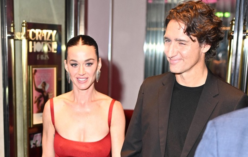 Katy Perry, sărut tandru cu Justin Trudeau. Cântăreața nu l-a uitat nici pe Orlando Bloom, fostul iubit alături de care are o fetiță