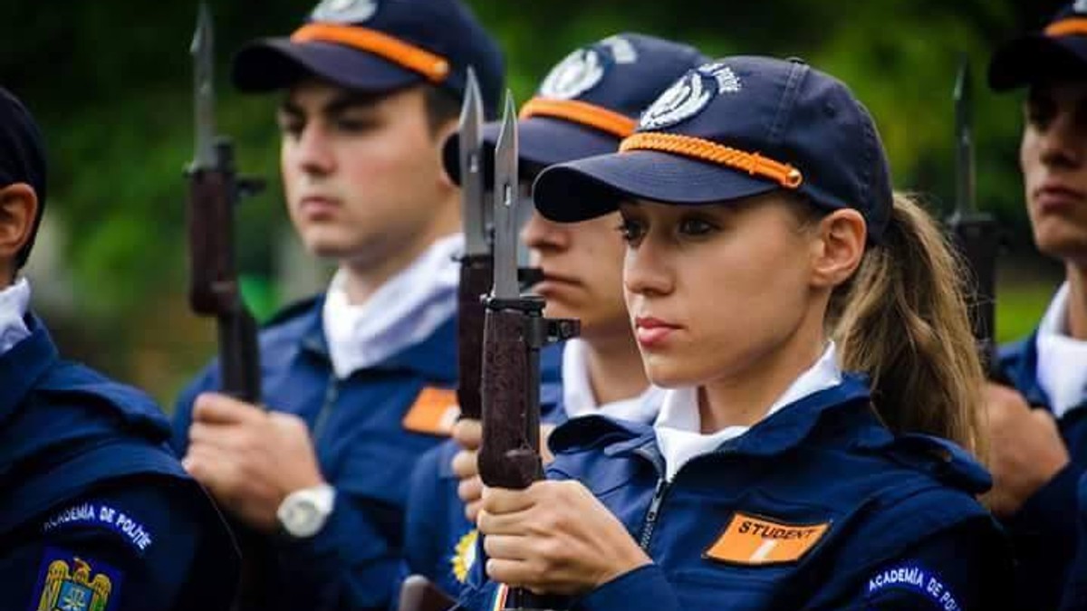 Gabriela Moise, șefă de promoție, va îmbrăca în curând haina de jandarm