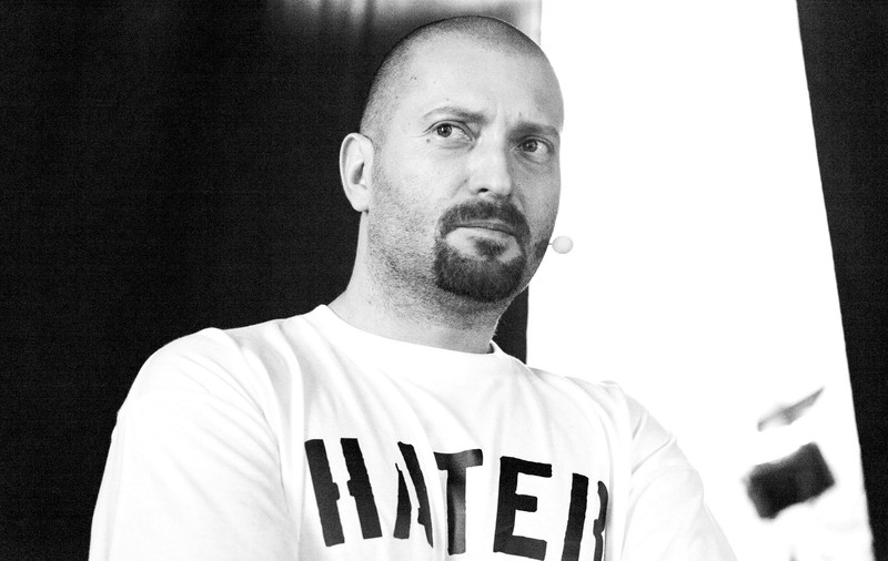 EXCLUSIV/ Cheloo vorbește în premieră despre viața la țară! ”Mă duc ca la ospiciu!”