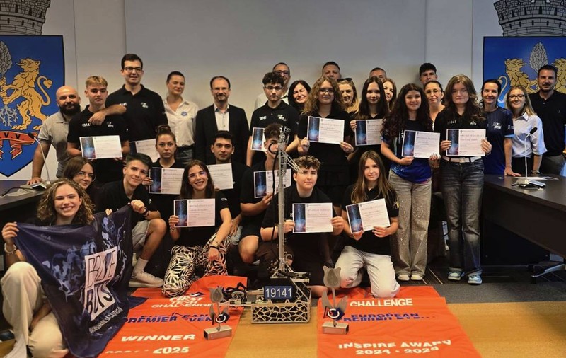 O echipă de robotică din Ploiești a cucerit două trofee la Campionatul European din Olanda: „Emoțiile au fost la cote maxime”