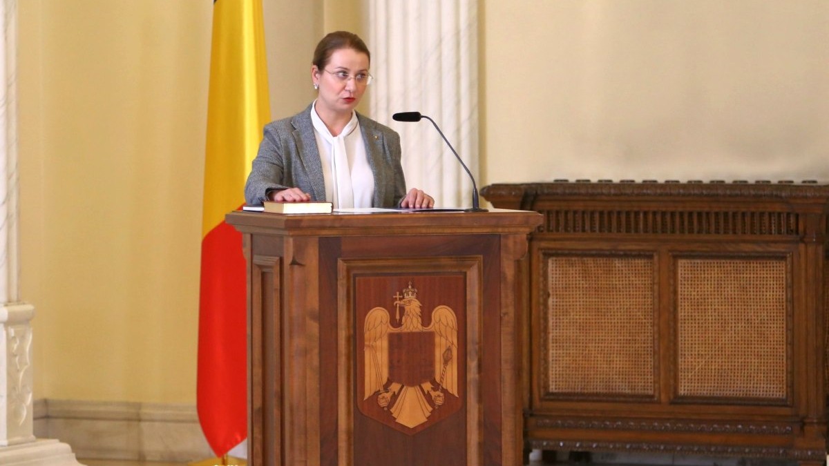Ligia Deca a depus juramantul de investitura ca ministru al Educatiei la Palatul Cotroceni. Foto: Dumitru Angelescu / Libertatea
