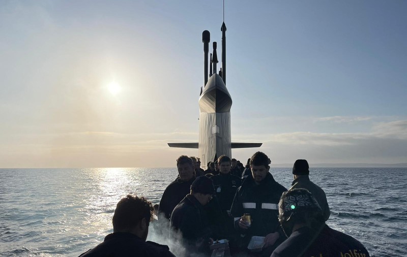 Echipajul unui submarin olandez, la grătar pe puntea navei