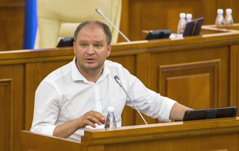 Primarul prorus Ion Ceban a interzis postului Radio Chișinău să folosească numele orașului. Reacția MAE