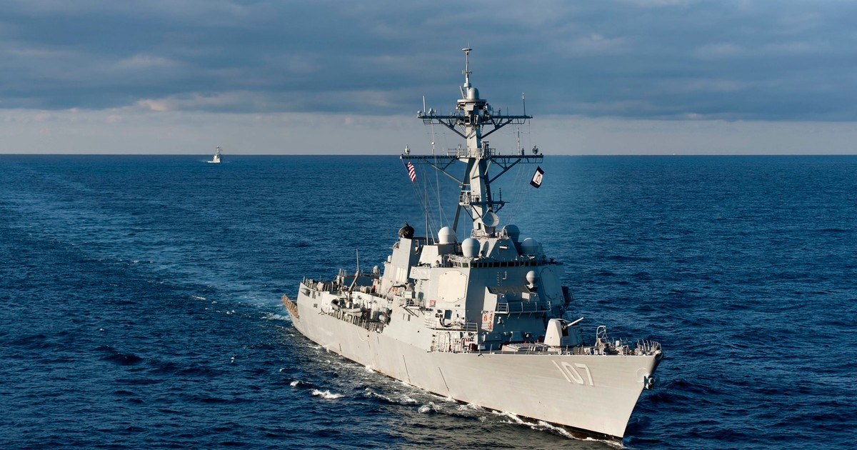 Imagine cu distrugătorul USS Gravely