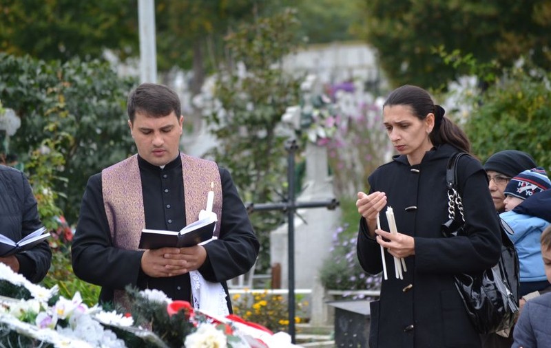 POMANĂ ÎN ANONIMAT pentru VERONICA BULAI! MONI şi RAMONA nu au venit în România pentru COMEMORARE