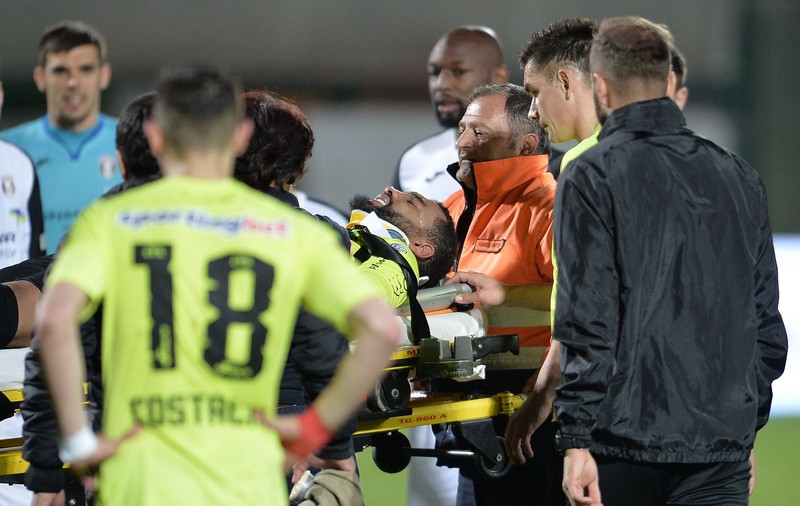 Billel Omrani a fost externat, după comoția suferită în meciul Astra - CFR Cluj. Cristi Bud este desfigurat  | FOTO LA INTERIOR