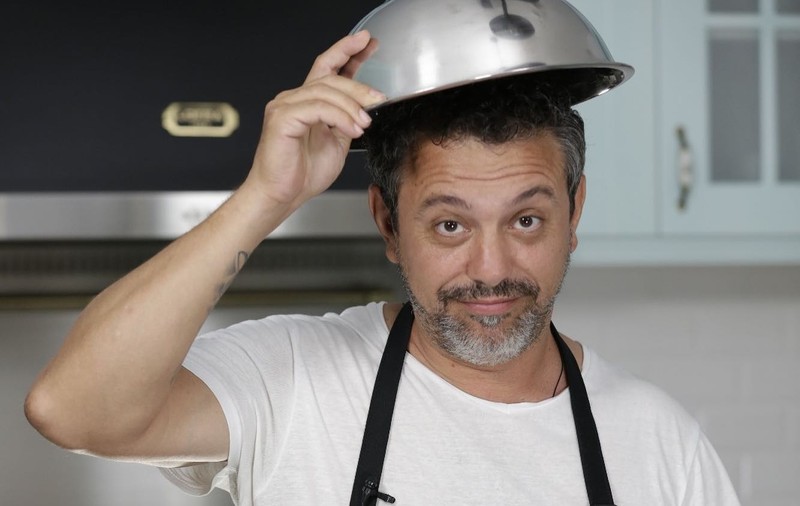Fotografia-surpriză cu chef Sorin Bontea care a impresionat pe toată lumea: zeci de mii de reacții. „Ce zâmbet frumos, de copil”. Cine mai apare în imagine