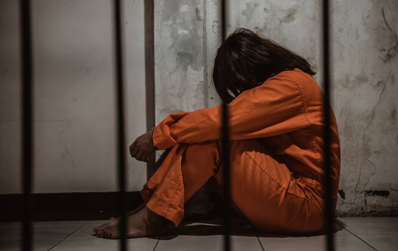 O româncă, condamnată la Roma după ce și-a maltratat copilul ani la rând: băiatul voia să își ia viața