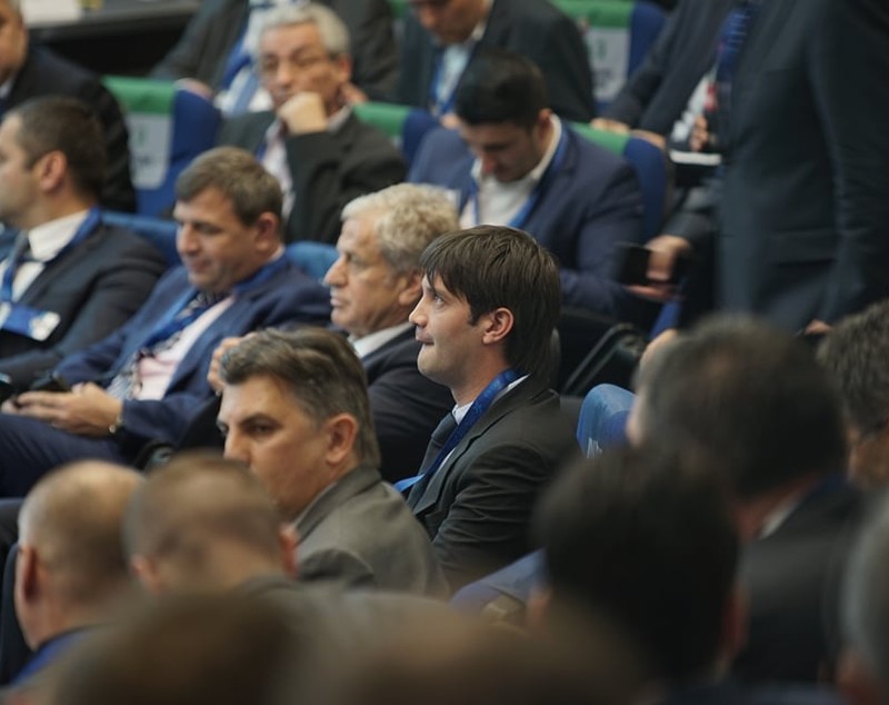 Cum a venit Cristi Chivu încălțat la alegerile FRF 2018 | Foto în articol