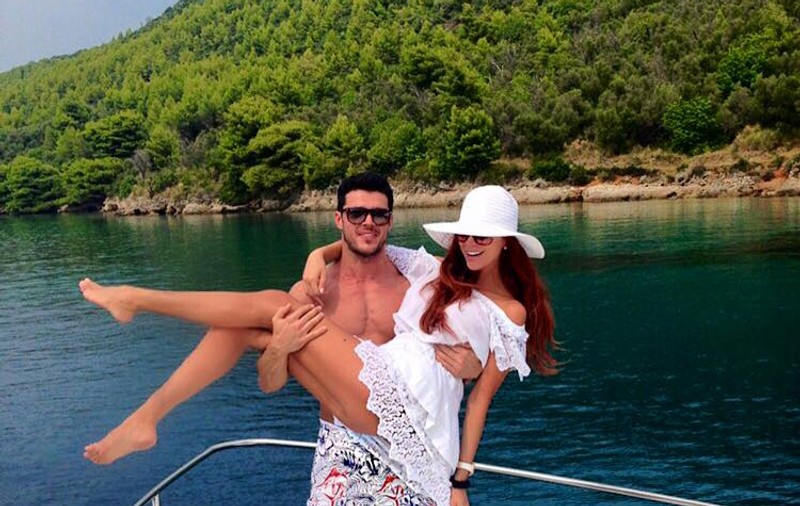 Bianca o să se enerveze când o să vadă imaginea asta. Ce i-a făcut Victor Slav cățelușei Bella, în văzul tuturor