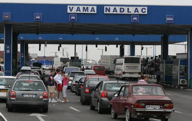 România pierde 14 cetățeni pe oră. Populația țării noastre a scăzut în 2016 cu 122.000 de persoane, din cauza emigrației și a declinului demografic. Cine ne va plăti pensia?