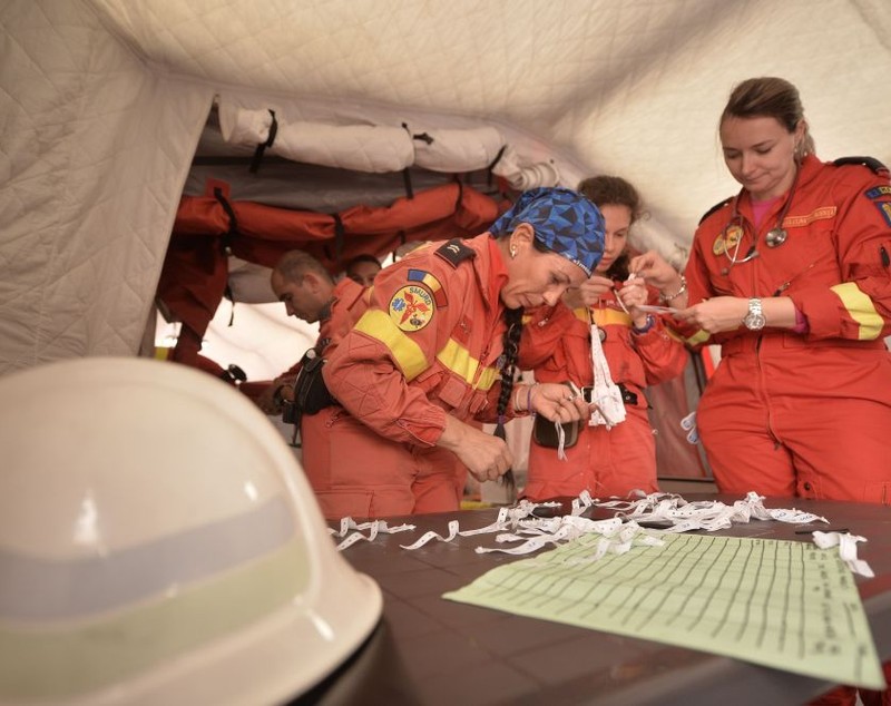 Prima zi a celui mai amplu exercițiu de simulare a unui cutremur în România. Scenariu: seism de 7,5 grade pe scara Richter, 450 de persoane decedate. Cum ar reacţiona autorităţile (FOTO&VIDEO)
