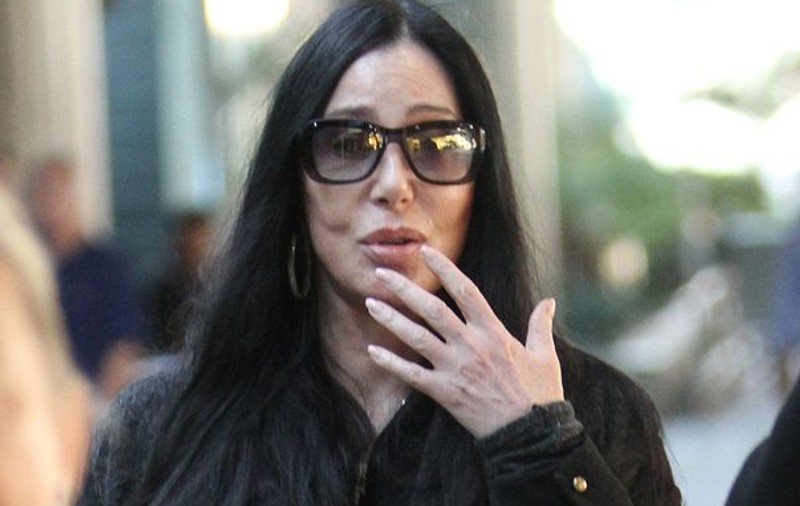 A murit Cher?  