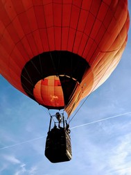 Un balon poate costa și 20.000 de euro