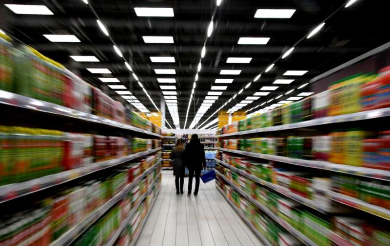 Ce salarii se câștigă în retail? Cât câștigă un casier vs un șef de tură vs un director de magazin