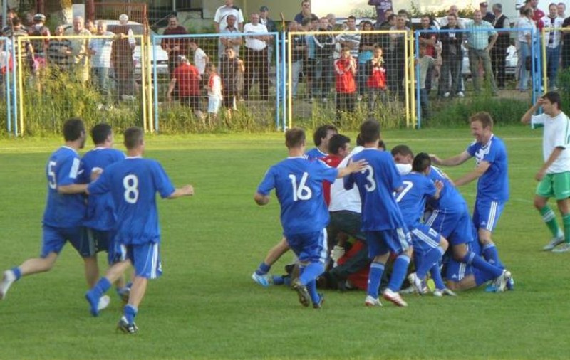 Credeaţi că s-au retras? Ionel Ganea şi Cătălin Cursaru au promovat în Liga a III-a!