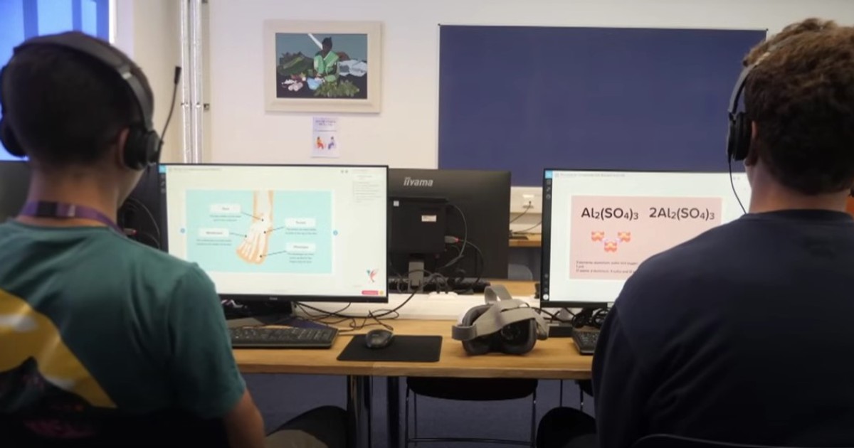 Elevi la David Game College din Londra Captură YouTube/ Sky News
