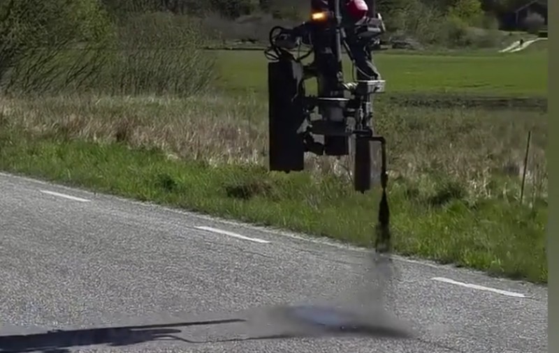 Cum își repară suedezii drumurile rapid și fără blocaje în trafic. Metoda „snabellagning”