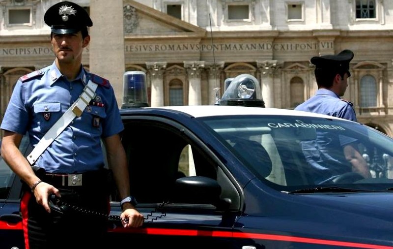 Un român din Spania a vrut să se sinucidă pentru o tânără cunoscută pe Facebook. A mers în Italia să o cunoască și a fost refuzat