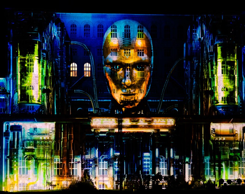 „Ați stricat tot!” iMapp, „cel mai mare eveniment de video-mapping”, umbrit de două lumini aprinse în Palatul Parlamentului