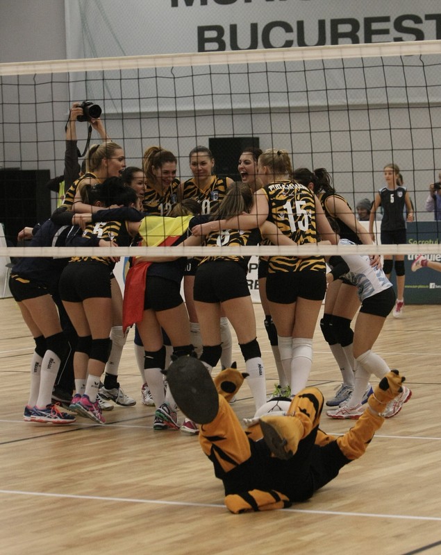 Semifinale, Cupa Challenge: CSM București - Bursa 3-0.^”Tigroaicele” sunt finaliste! Premieră pentru voleiul feminin românesc / GALERIE FOTO