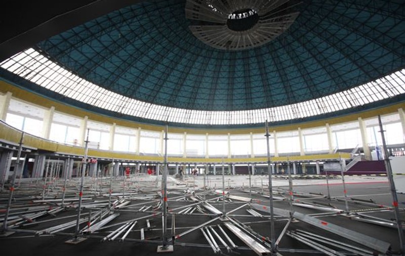 Pentru Bute se taie cupola de la Romexpo