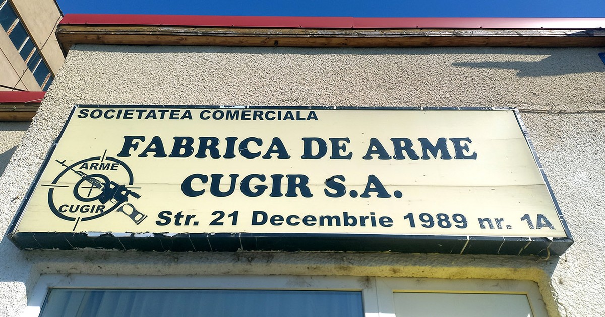 Miting de PROTEST la Fabrica de Arme Cugir