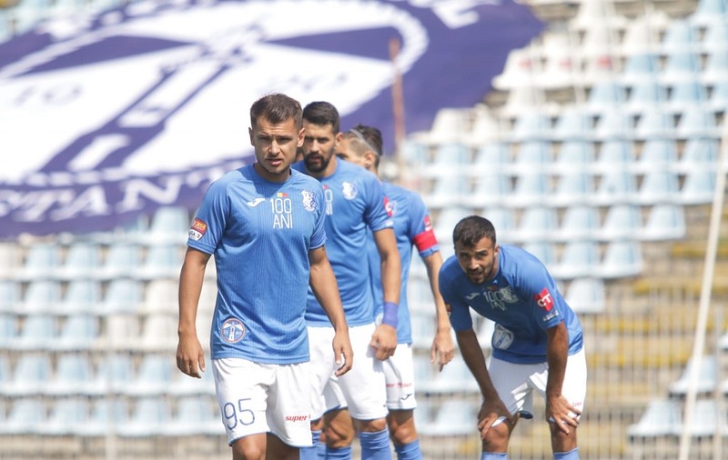 Meciul Unirea Slobozia - Farul Constanța a fost amânat, după ce trei fotbaliști ai echipei dobrogene au fost depistați cu COVID-19