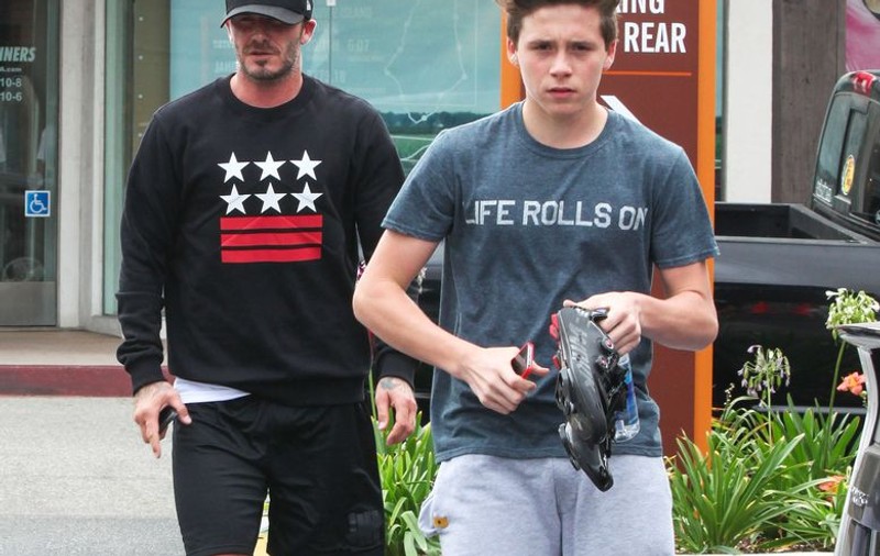 Ce-l deranjează pe Brooklyn Beckham la tatăl său! 