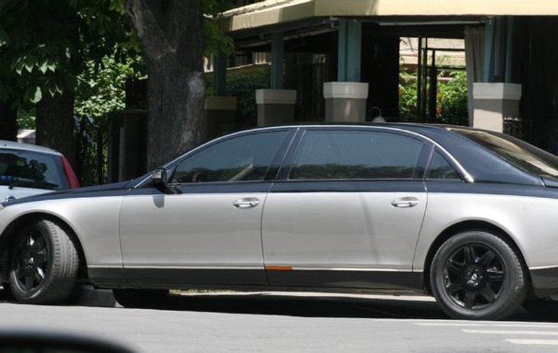 Becali la puşcărie, el îşi face de cap. Nu ai să crezi cine îi conduce Maybach-ul lui Gigi!