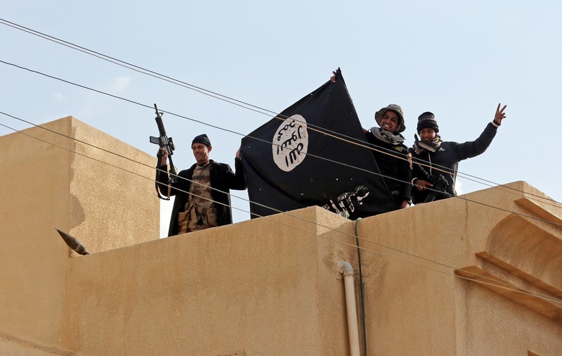 ISIS a răpit 700 de oameni dintr-o tabără de refugiați din estul Siriei. Putin: ”Omoară câte 10 oameni pe zi”