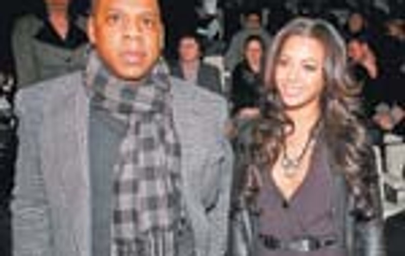 Jay-Z a cerut pepene care sa semene cu sanii lui Beyonce